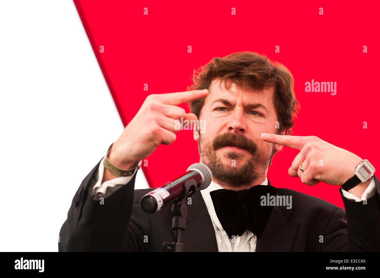 mike-wozniak-comedian-hi-res-stock-photography-and-images-alamy