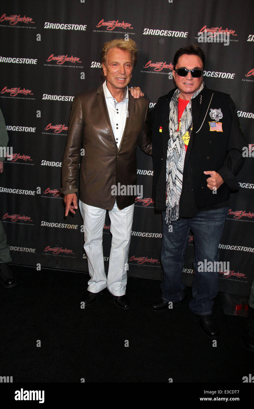 Legendary Entertainers SIEGFRIED & ROY Receive 0,000 Check From  Barrett-Jackson Auction Company At Barrett-Jackson's Las Vegas Auction In  Las Vegas, NV on 9-28-13 Featuring: Siegfried & Roy (Siegfried  Fischbacher,Roy Horn) Where: Las Vegas ...