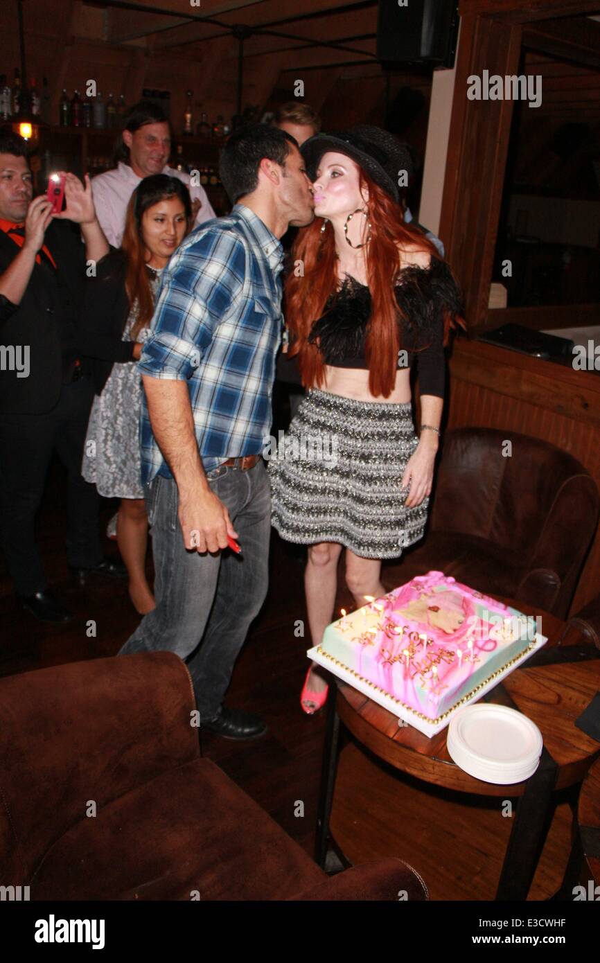 Phoebe Price celebrates her birthday with boyfriend Ojani Noa (Jennifer