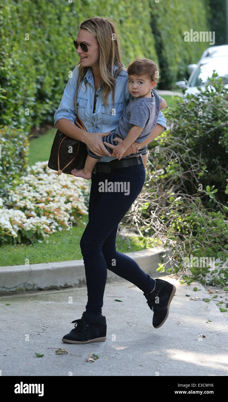 Molly sims son out in hi-res stock photography and images - Alamy