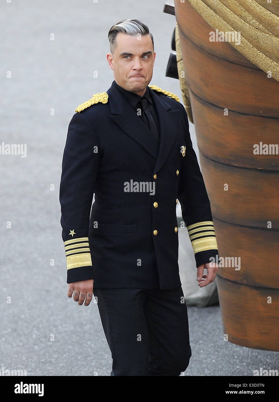 Robbie Williams filming a music video for his song 'Go Gentle' off his