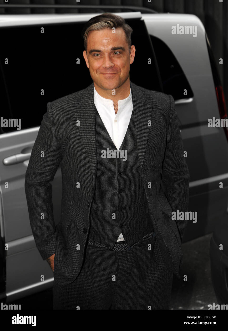 Robbie Williams arrives at Magic FM Featuring: Robbie Williams Where ...