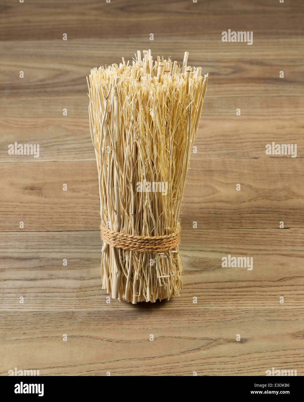 Straw bundle hires stock photography and images Alamy