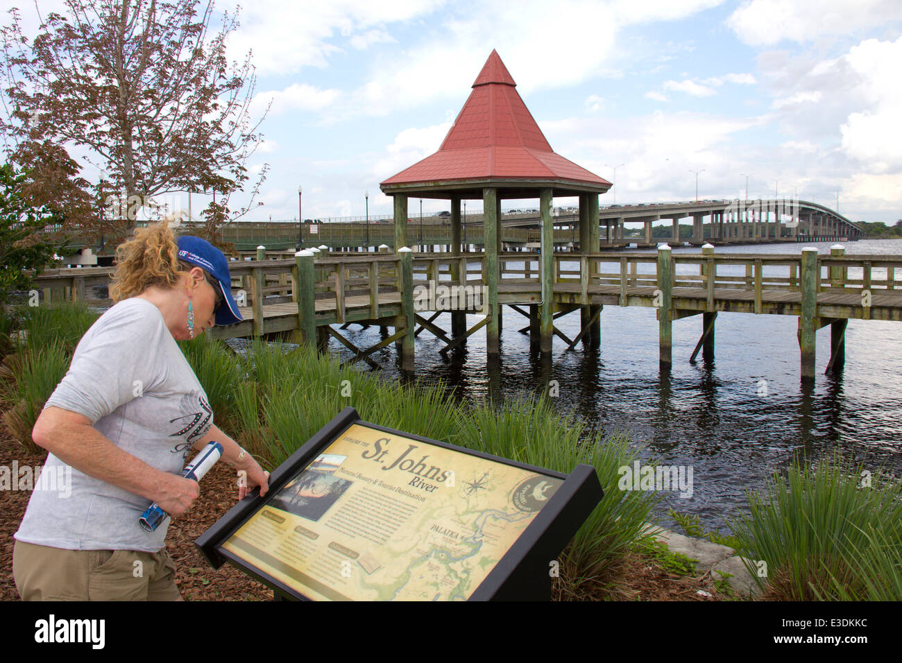 Waterfront Park flanks the St. Johns River in Palatka, FL Stock Photo