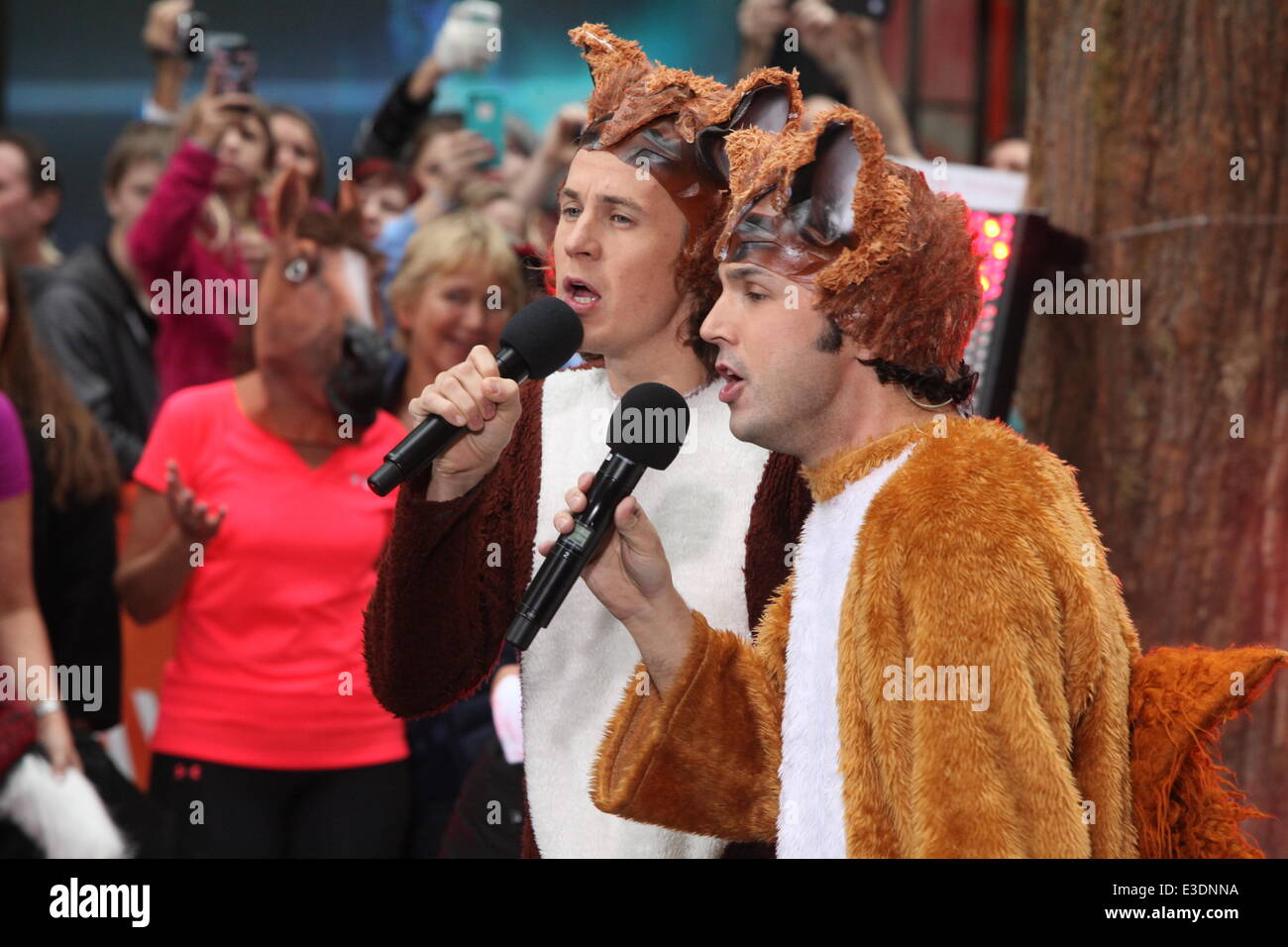 Ylvis: The Fox Performing What Does the Fox Say