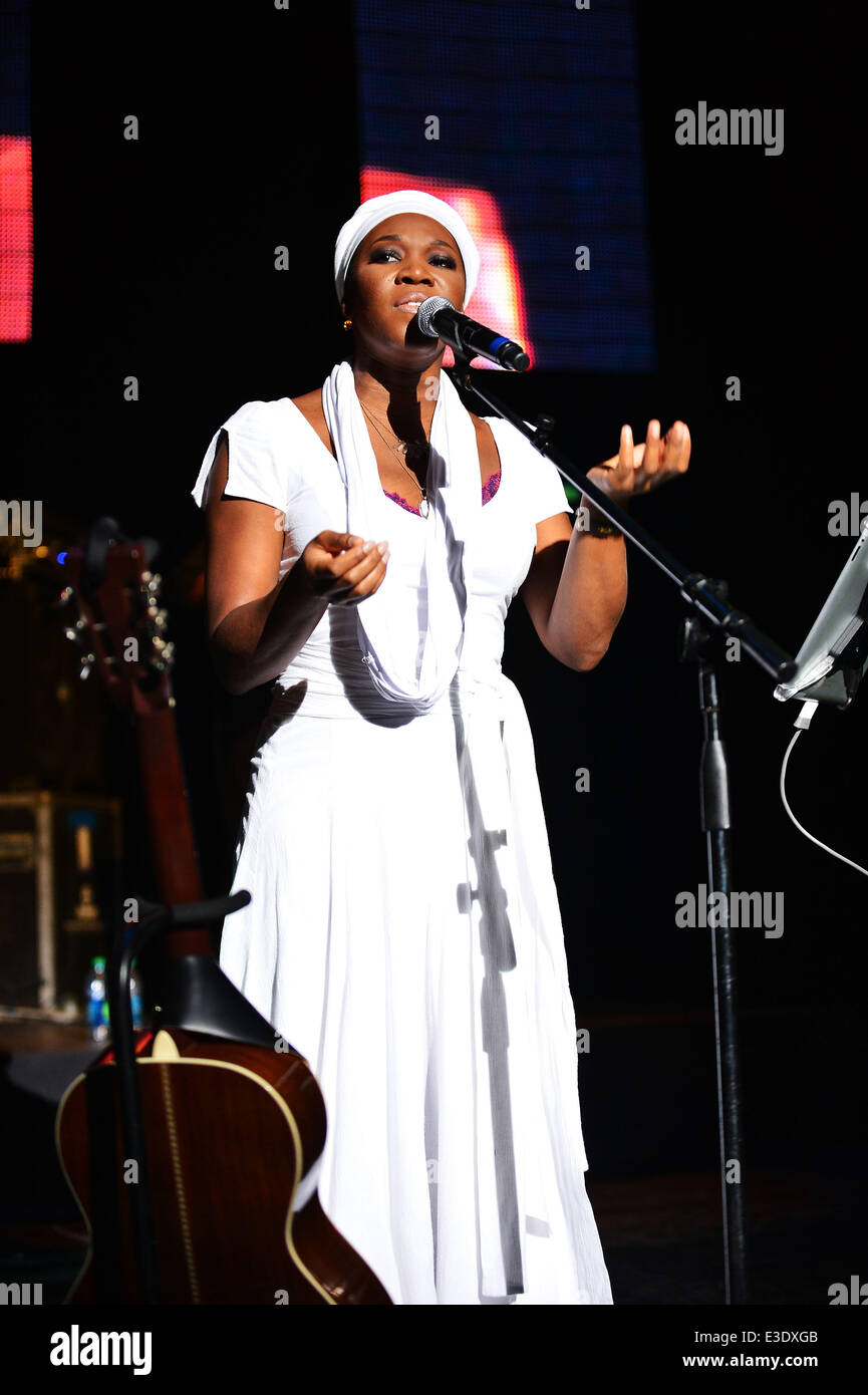 India Arie aka India.Arie performing at The Fillmore Miami Beach at The ...