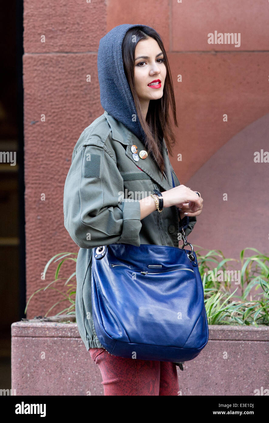 Victoria Justice On Location with "Naomi and Ely’s No Kiss List