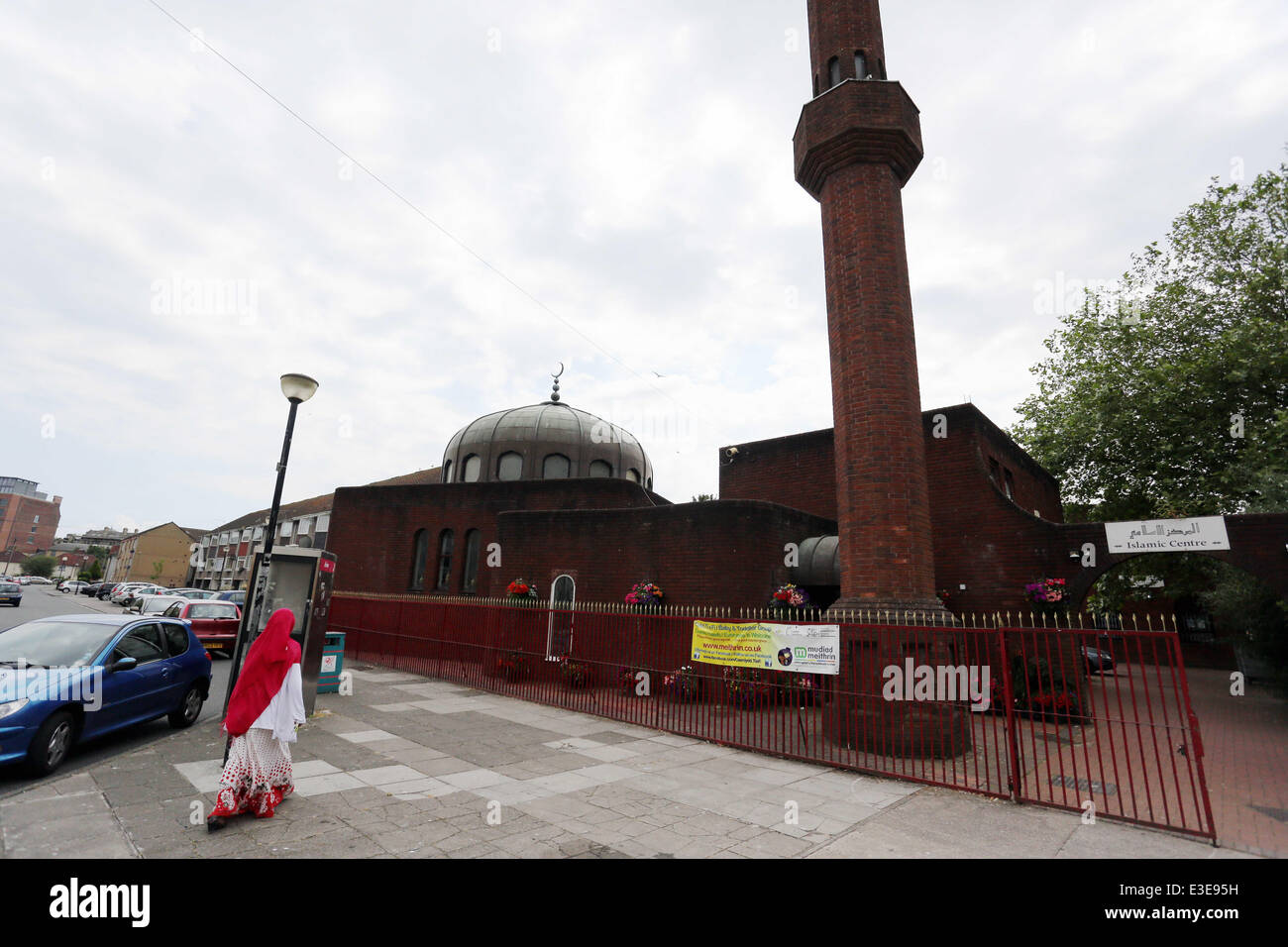 Cardiff, UK. Monday 23 June 2014  Pictured: Islamic Centre Mosque in Alice Street, Cadiff, south Wales.   Re: Two men from Cardiff, south Wales, have been identified taking part in what appears to be a Jihadist recruiting video, which was posted online last week.  It is thought Reyaad Khan travelled to Syria with friend Nasser Muthana who also appears in the footage.  Khan lived close to the Cardiff men jailed over the London Stock Exchange bombing plot in 2012. Credit:  D Legakis/Alamy Live News Stock Photo