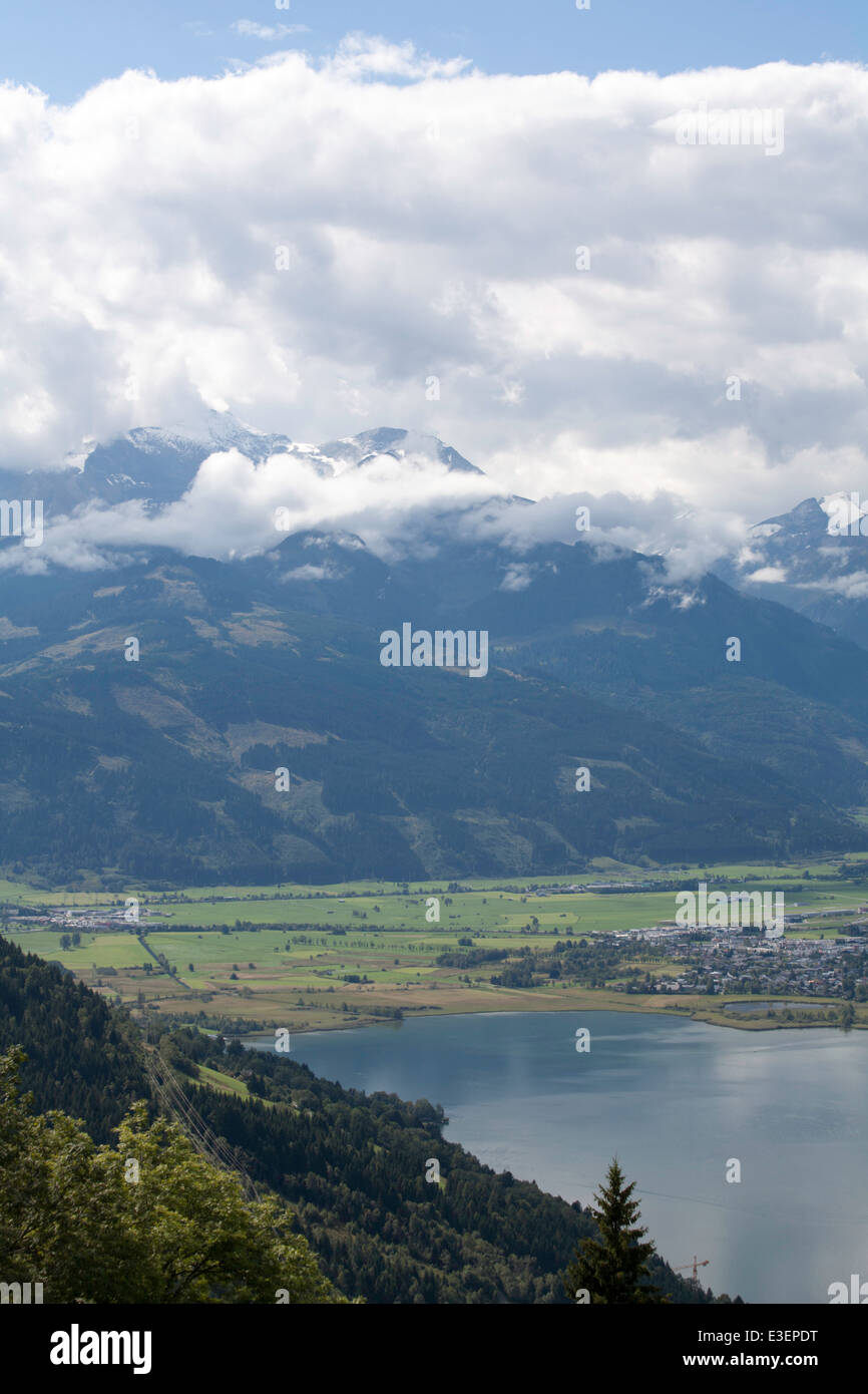 The  Hoher Tenn and Grosses Weisbachhorn and The Kitzsteinhorn  above The Zeller See  Zell am See Salzburgerland Austria Stock Photo