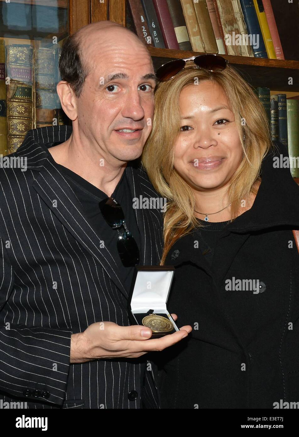 scrubs actor sam lloyd receives the burke medal for outstanding
