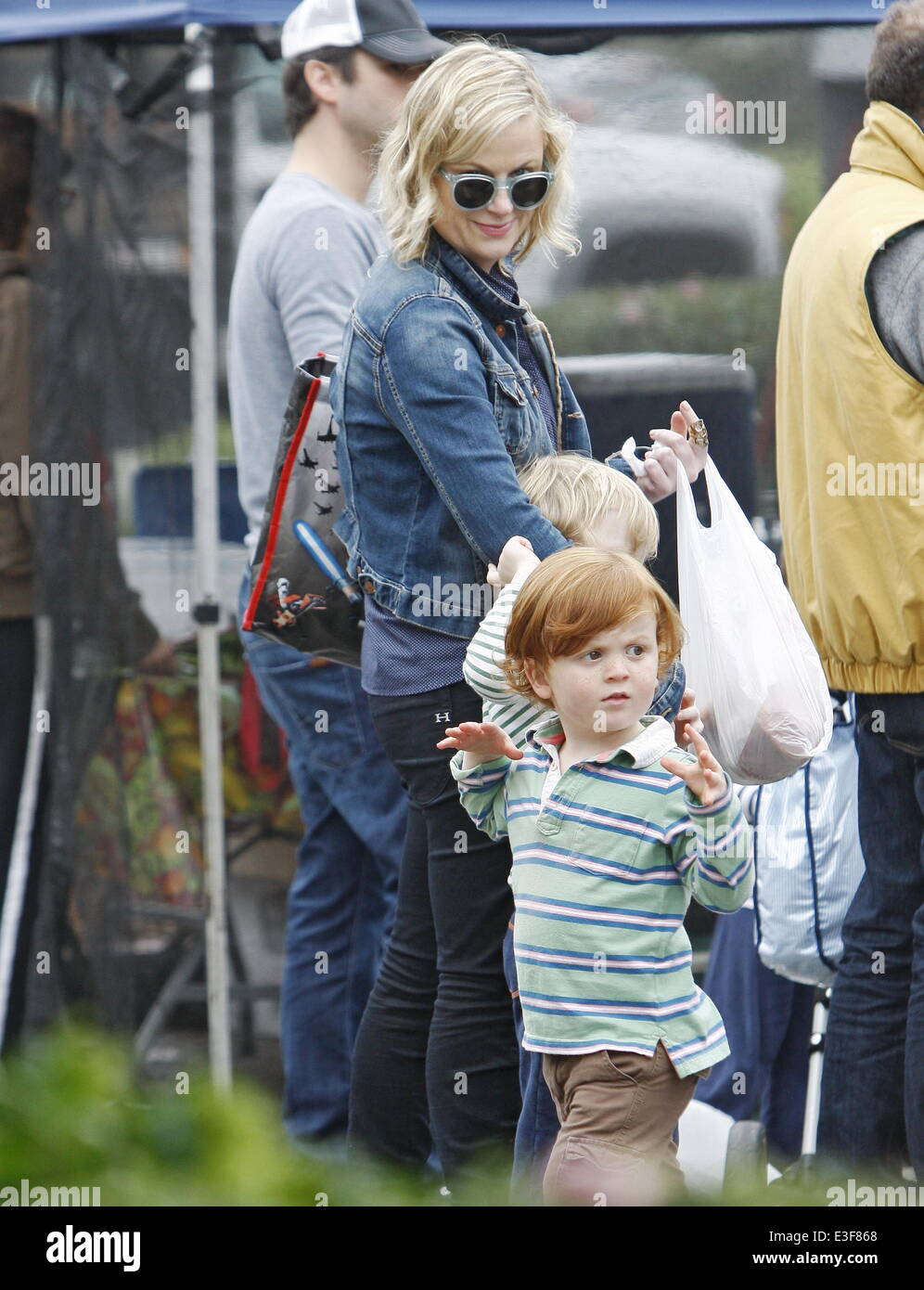 Amy Poehler out with her sons at the Farmers Market in Beverly Hills(01)