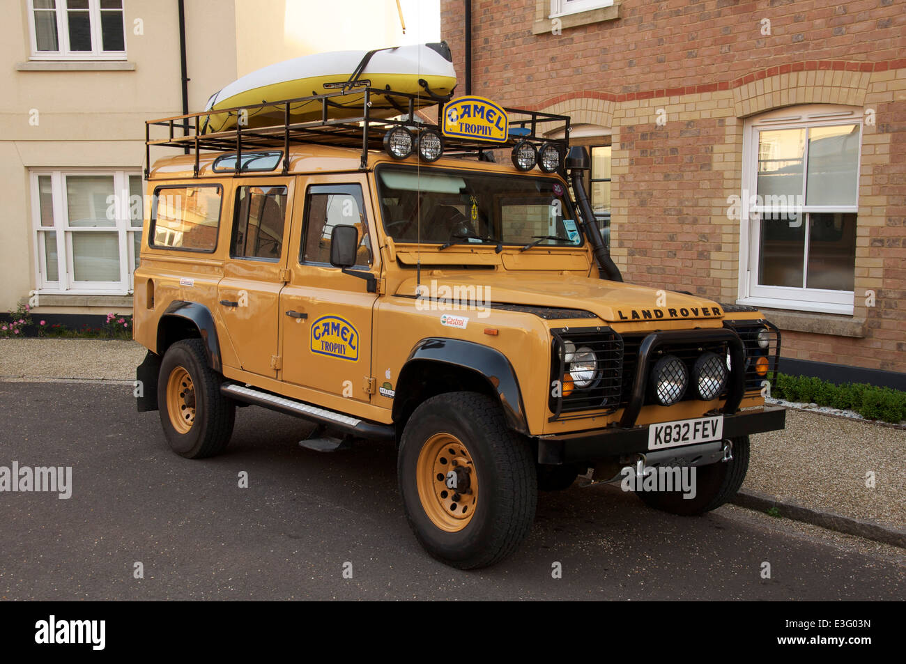 Land rover defender camel hi-res stock photography and images - Alamy