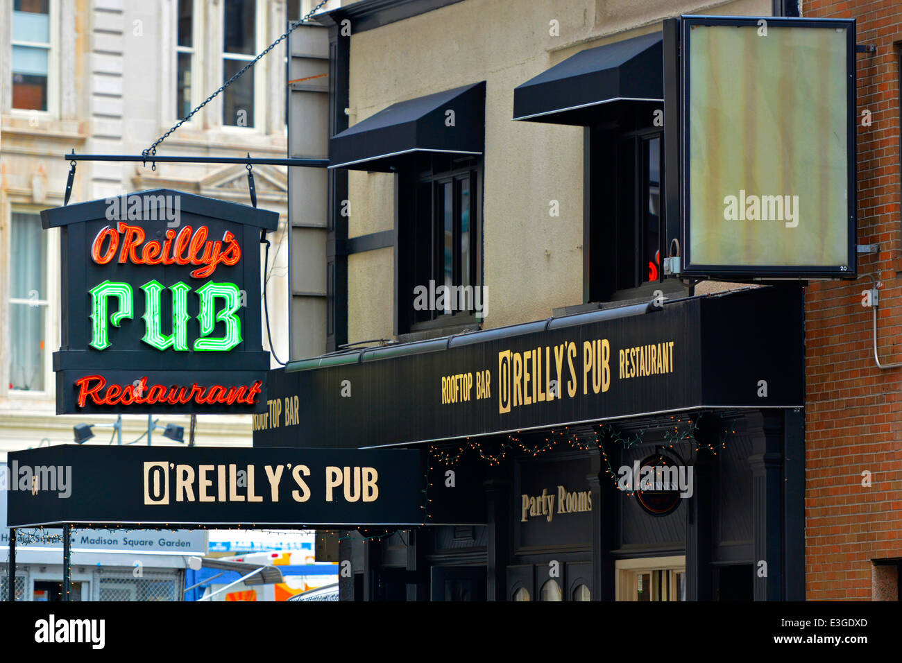 O Reilly S Pub Restaurant With Rooftop Bar Manhattan New York Stock Photo Alamy O Reilly S Pub Restaurant With Rooftop Bar Manhattan New York Stock Photo Alamy