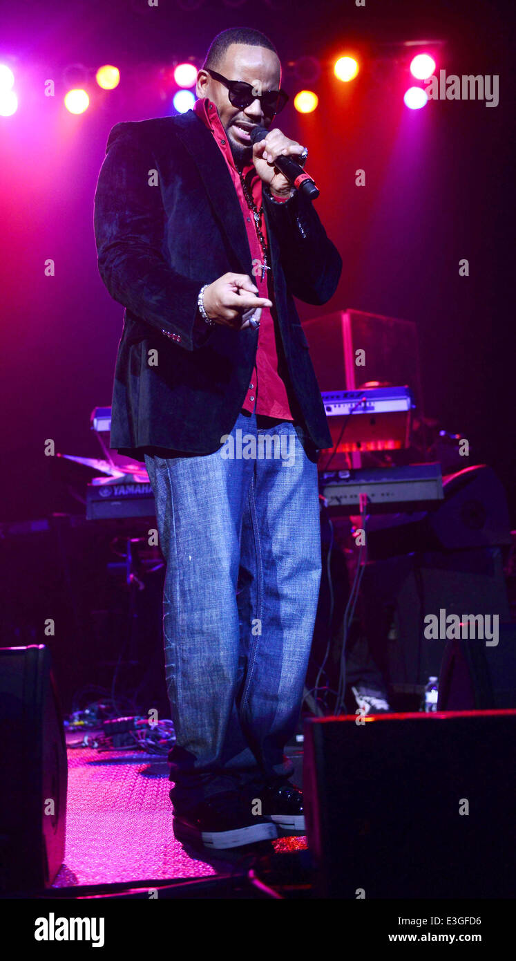 Avant performs live at the Seminole Hard Rock Hotel & Casino Featuring ...