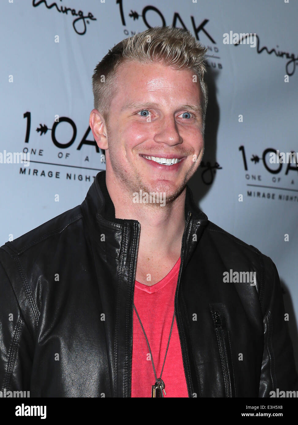 Sean Lowe Celebrates Birthday at 1 Oak Nightclub at The Mirage Las