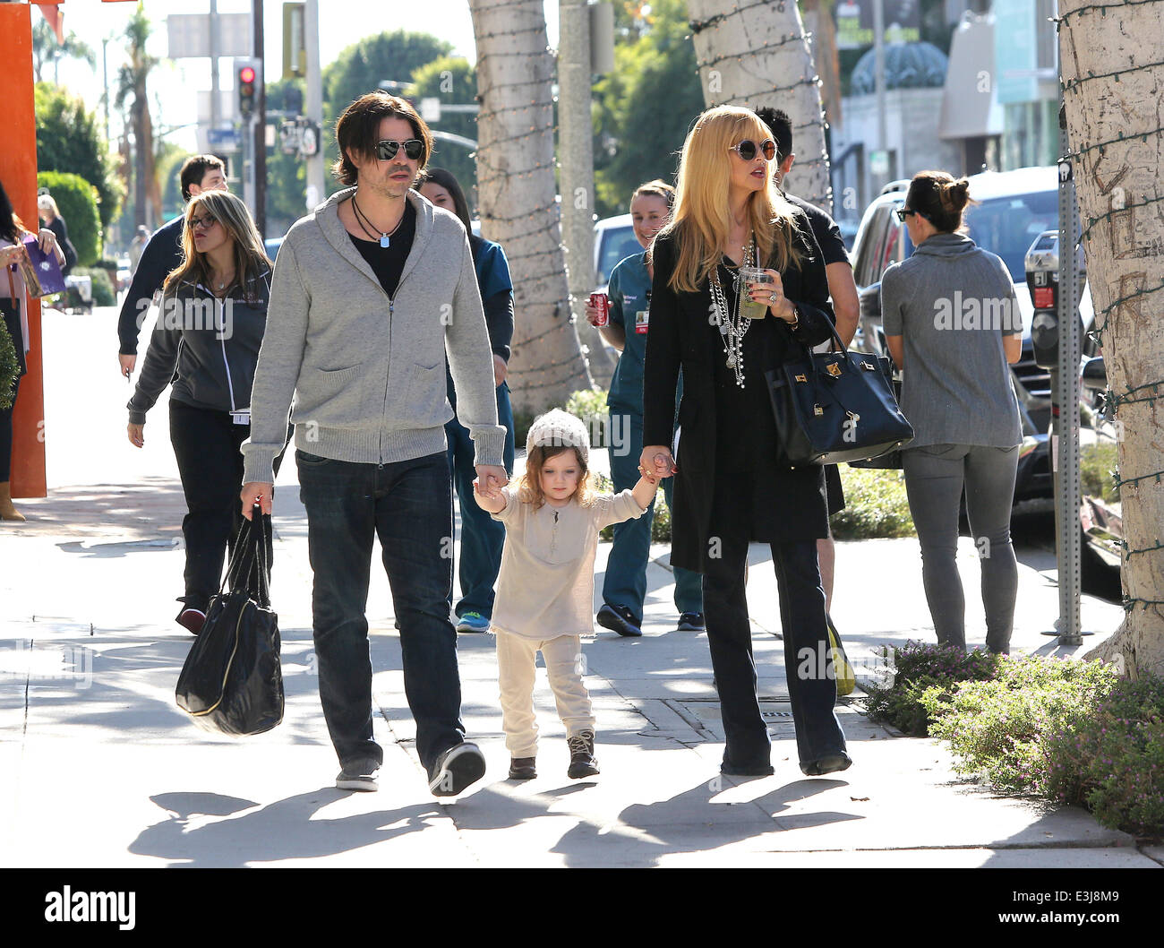 Pregnant Rachel Zoe walking in Beverly Hills with her husband Rodger ...