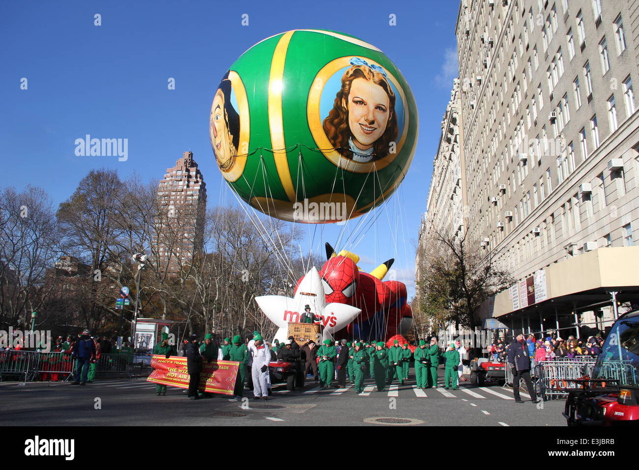 87th Macy's Thanksgiving Day Parade in New York City Featuring ...