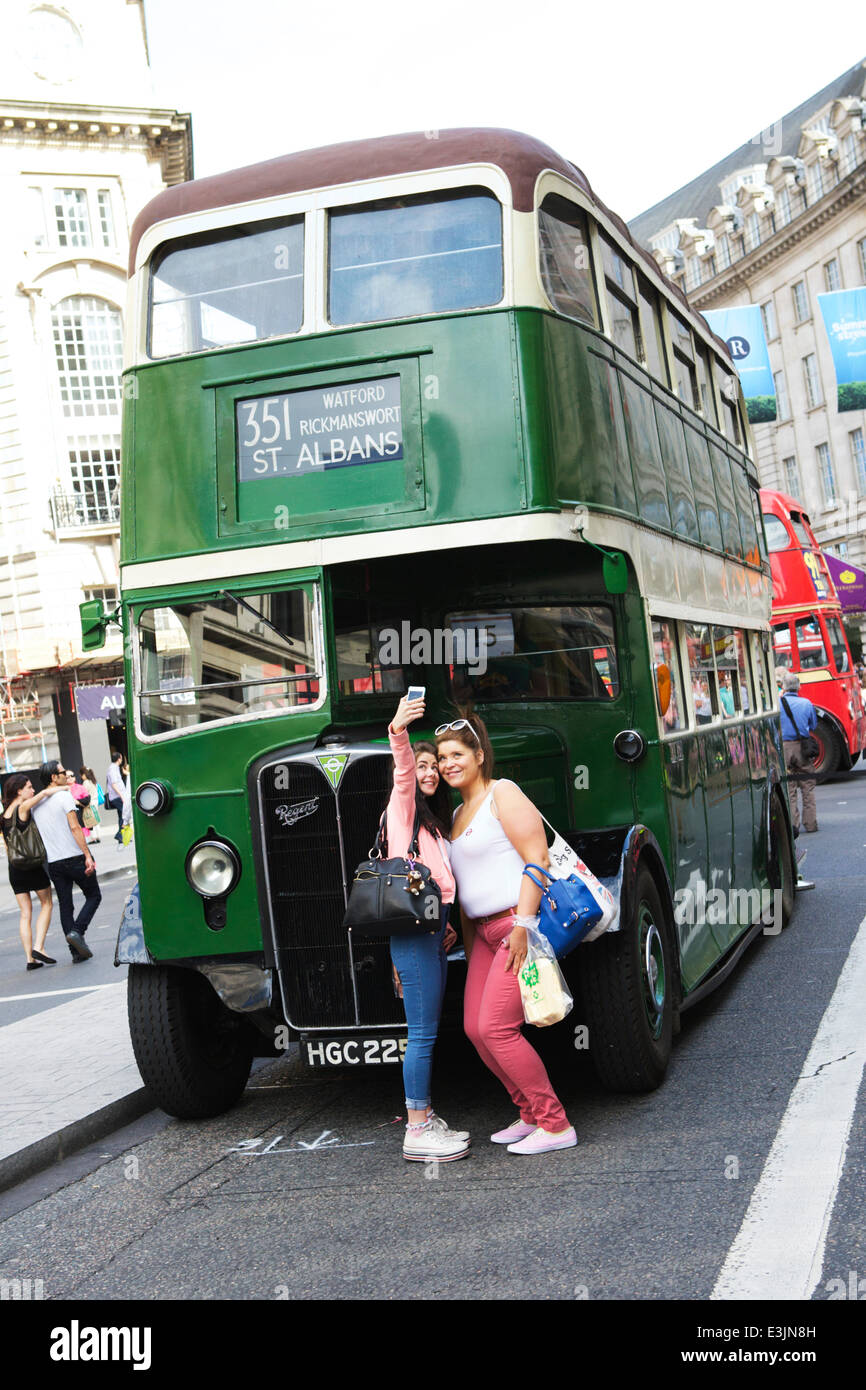 1952 london bus hi-res stock photography and images - Alamy