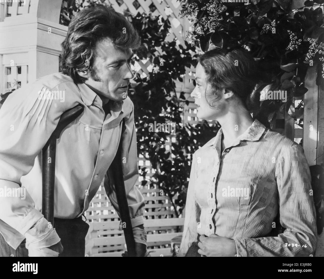 the beguiled,clint eastwood and elizabeth hartman,1971 Stock Photo