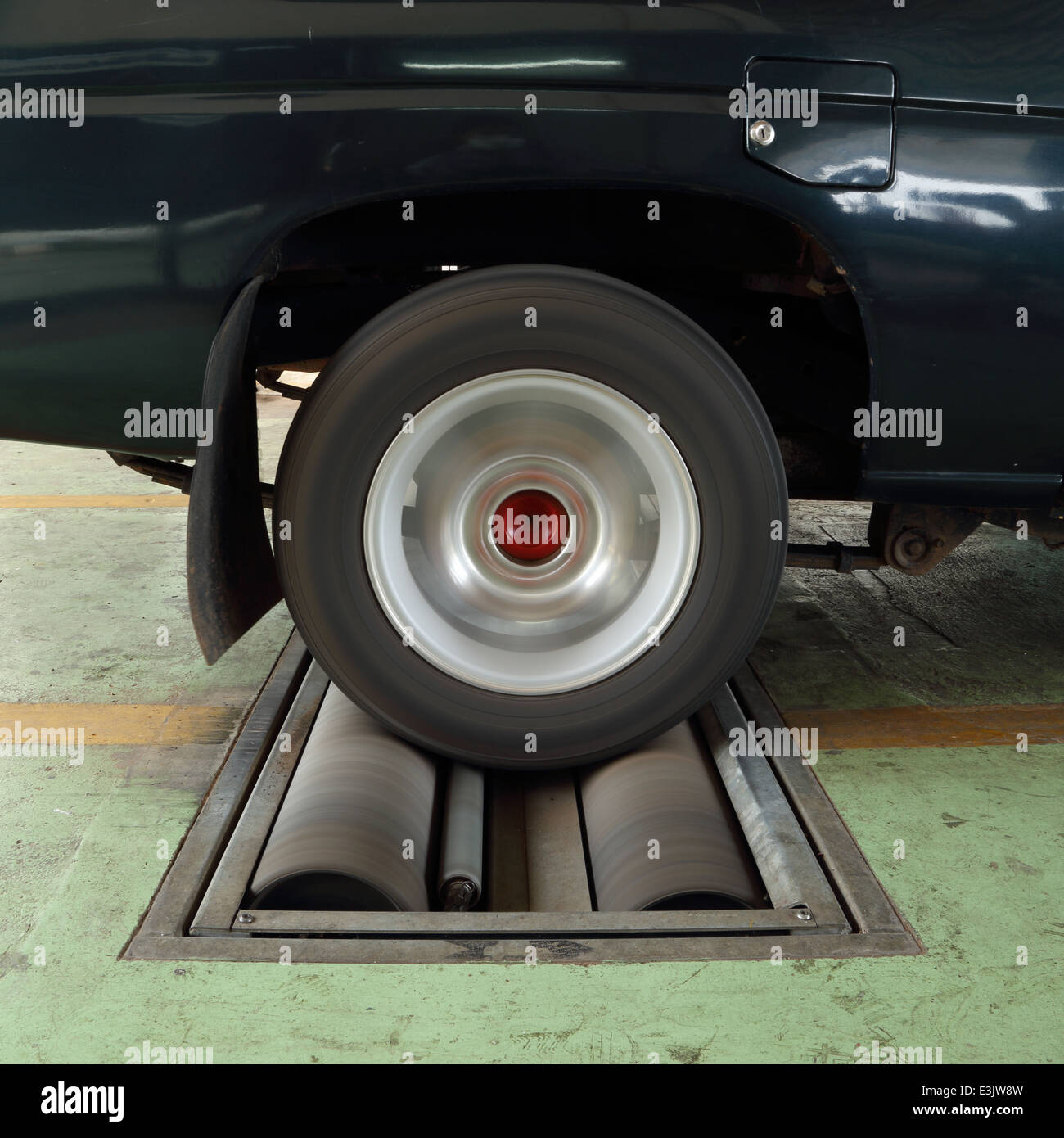 brake testing system of the old car (rear wheel Stock Photo - Alamy