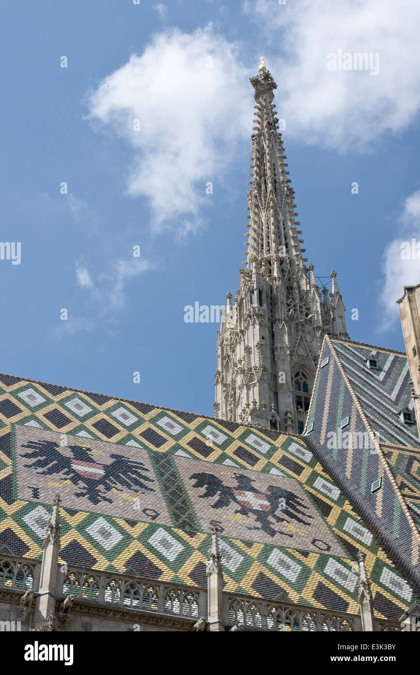 Stephansdom tile roof Stock Photo - Alamy