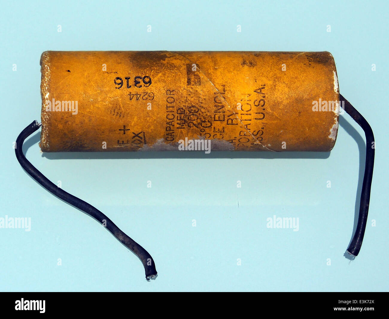 Electrolytic capacitor hires stock photography and images Alamy