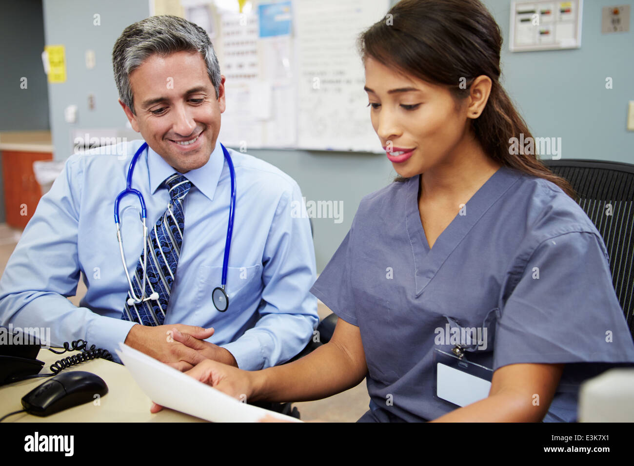 African american doctor nurses hi-res stock photography and images - Alamy