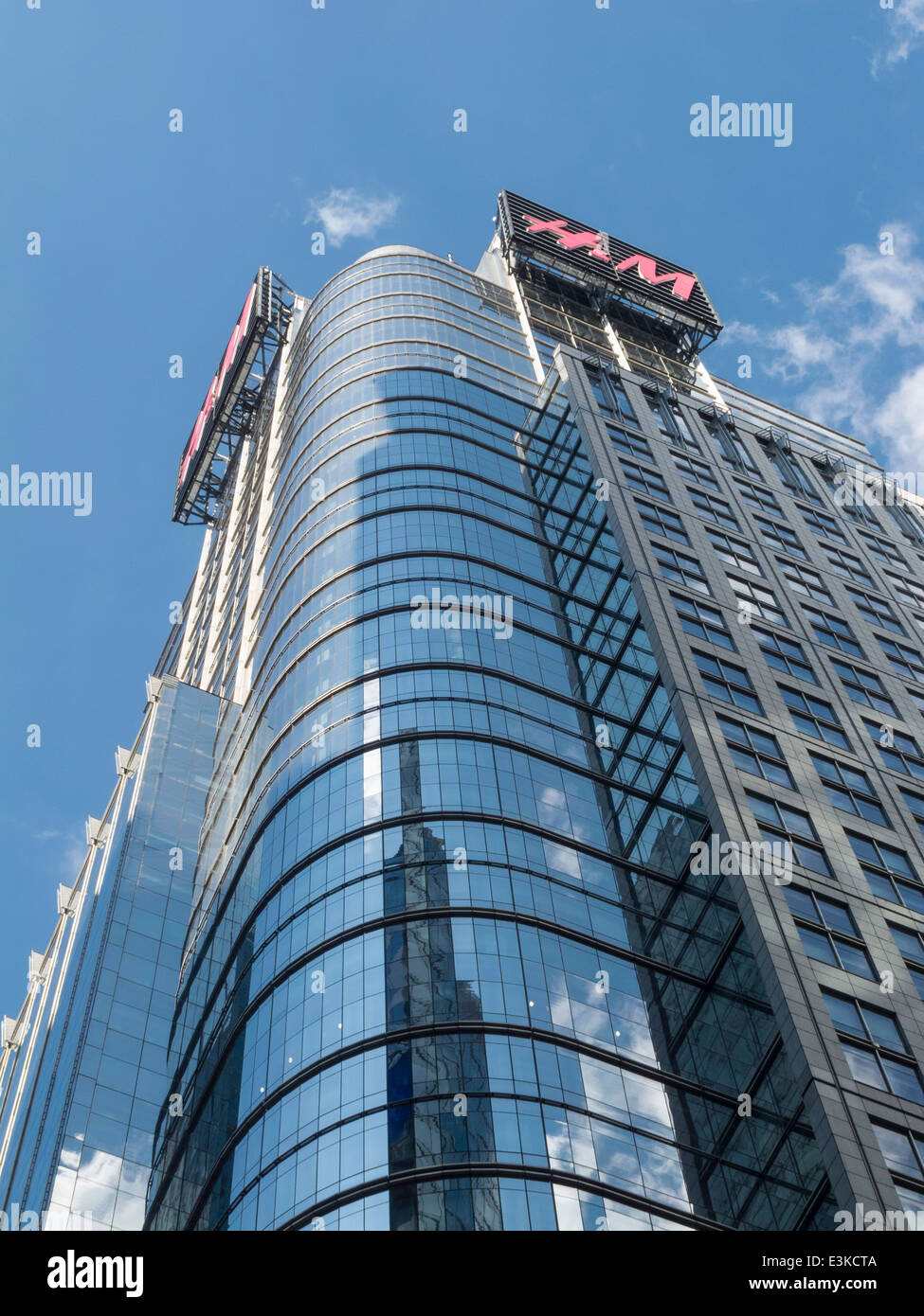 H&M Clothing Store Building Facade and Sign in Times Square, NYC, USA Stock  Photo - Alamy