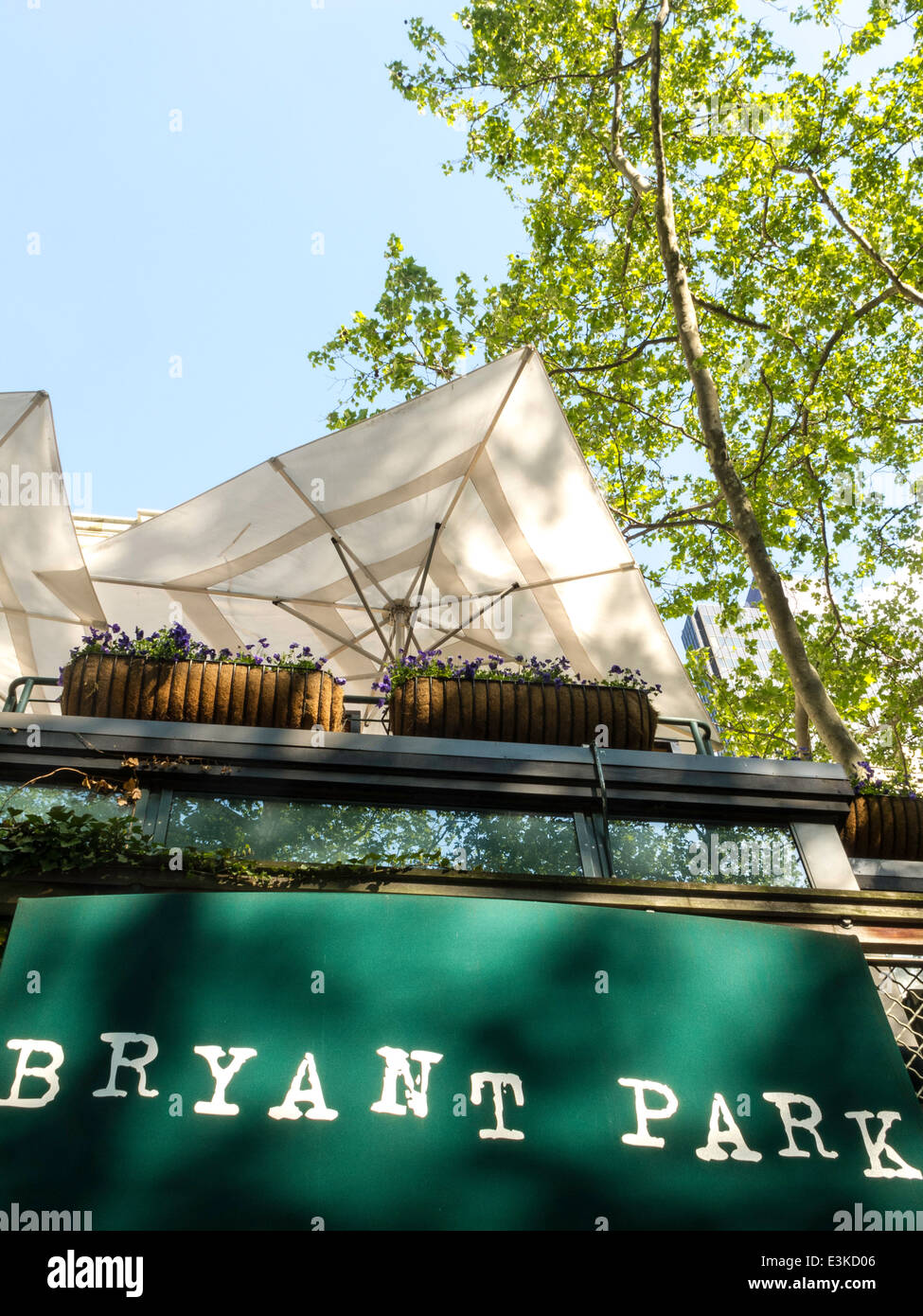 Bryant Park Grill Restaurant, Bryant Park, NYC Stock Photo Alamy