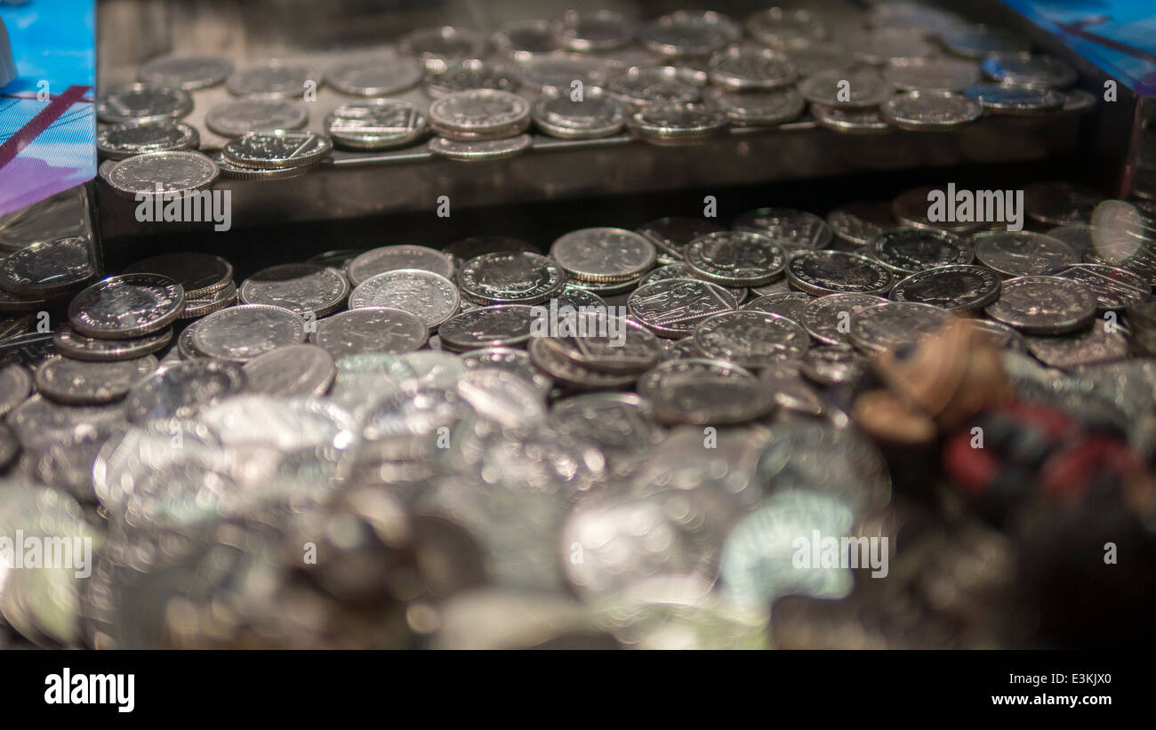 Coin Waterfall Arcade Game Stock Photo: 71117368 - Alamy