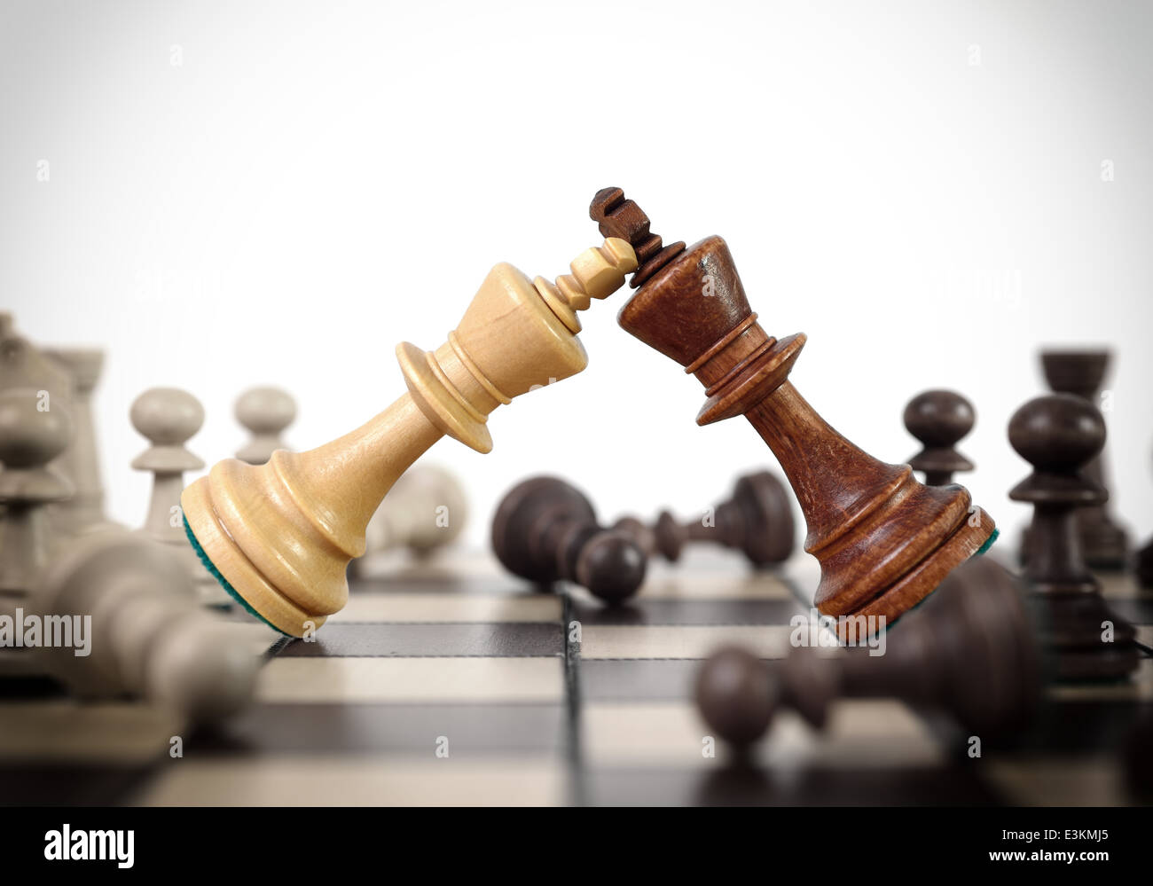 Kings chess duel on the chess board Stock Photo Alamy