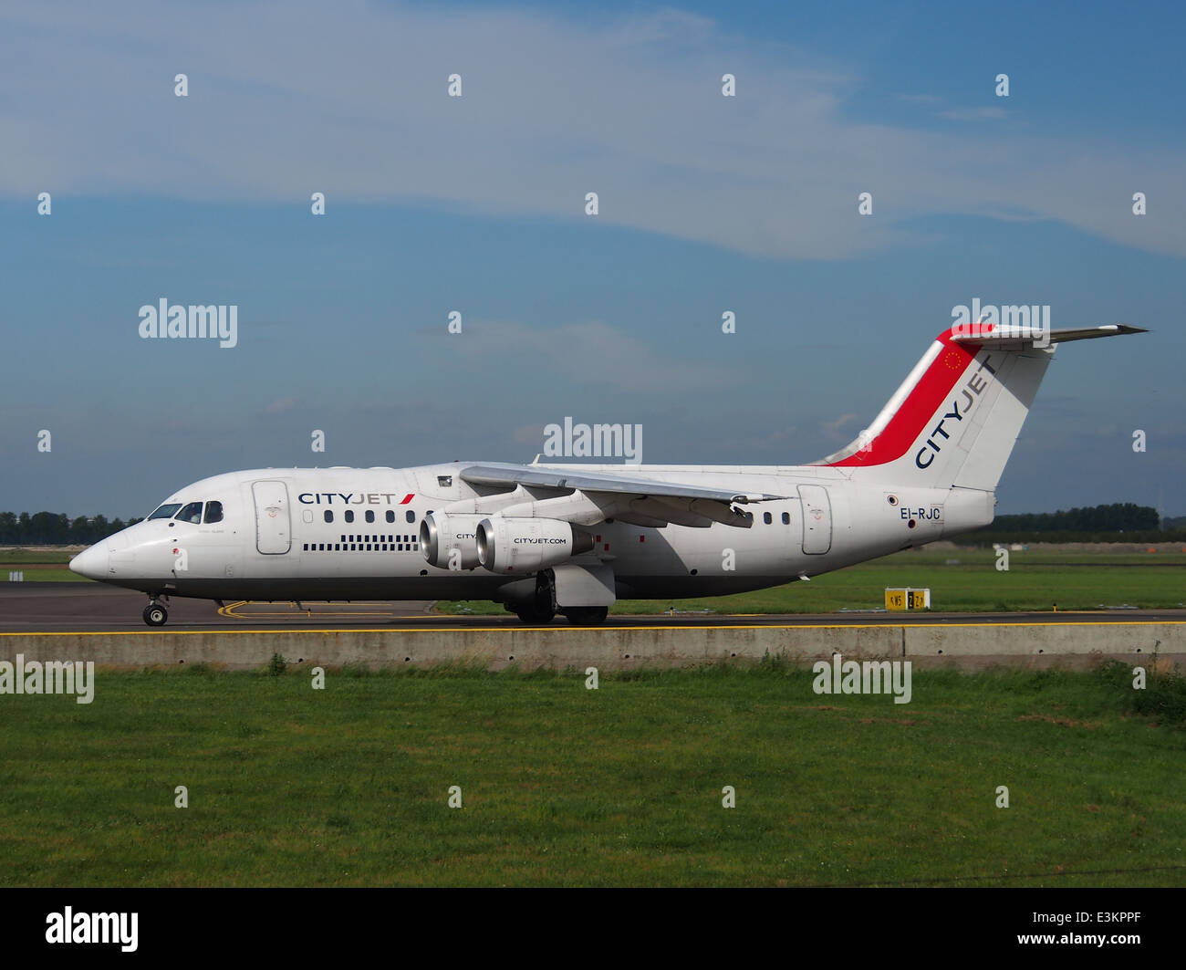 Cityjet avro rj85 jet aircraft hi-res stock photography and images - Alamy