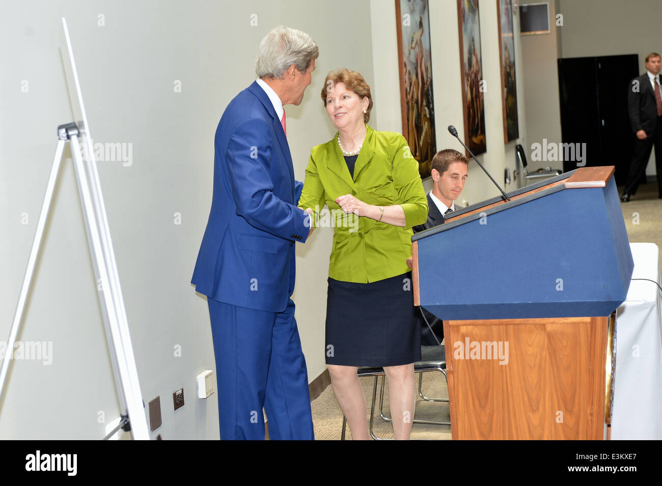 Senator Shaheen Thanks Secretary Kerry at the 4th Annual New Hampshire Business Day Luncheon Stock Photo
