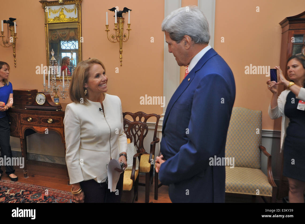 Yahoo! News Reporter Katie Couric Greets Secretary Kerry Stock Photo