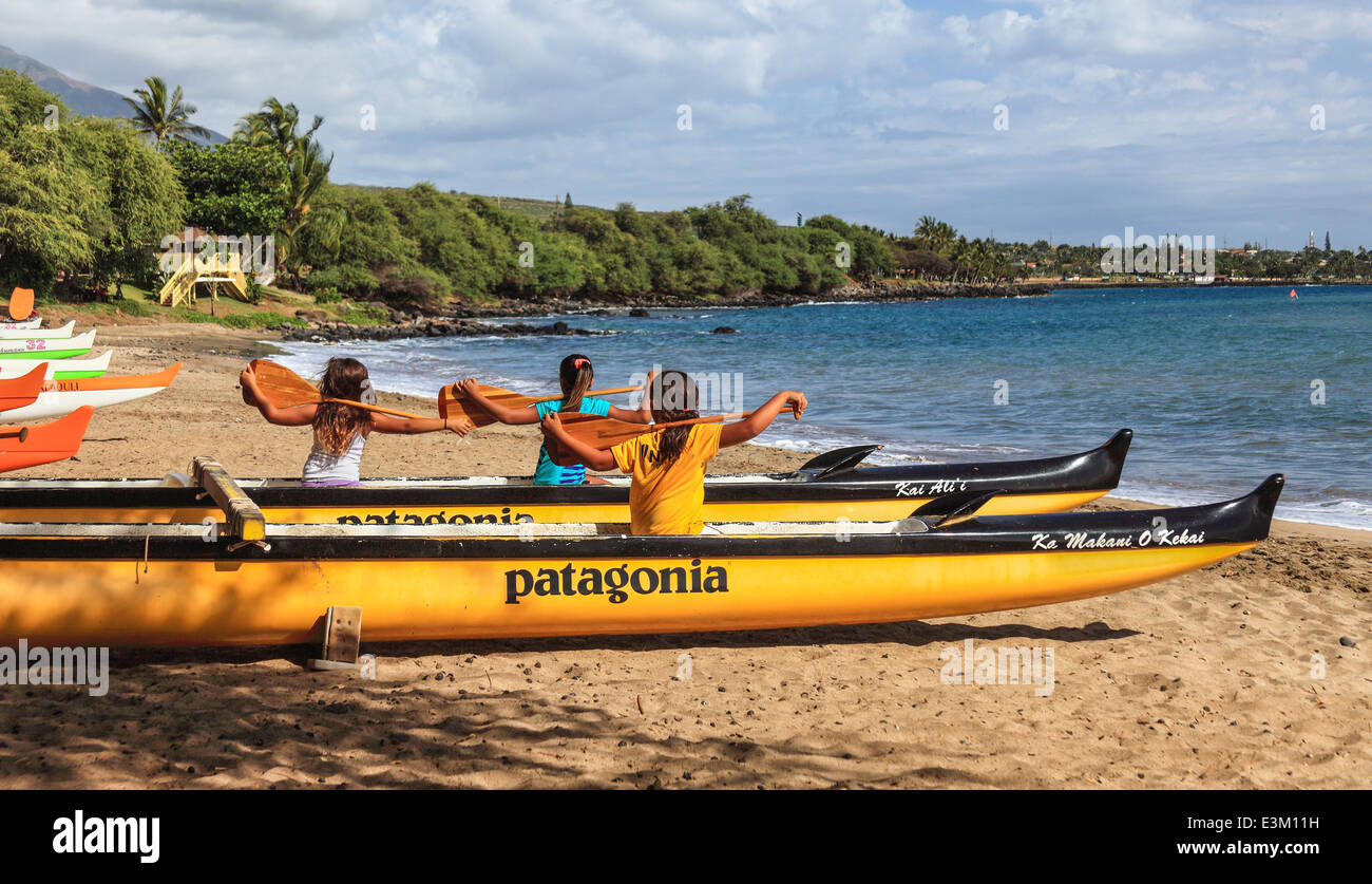 Hawaiian outrigger canoe maui hires stock photography and images Alamy