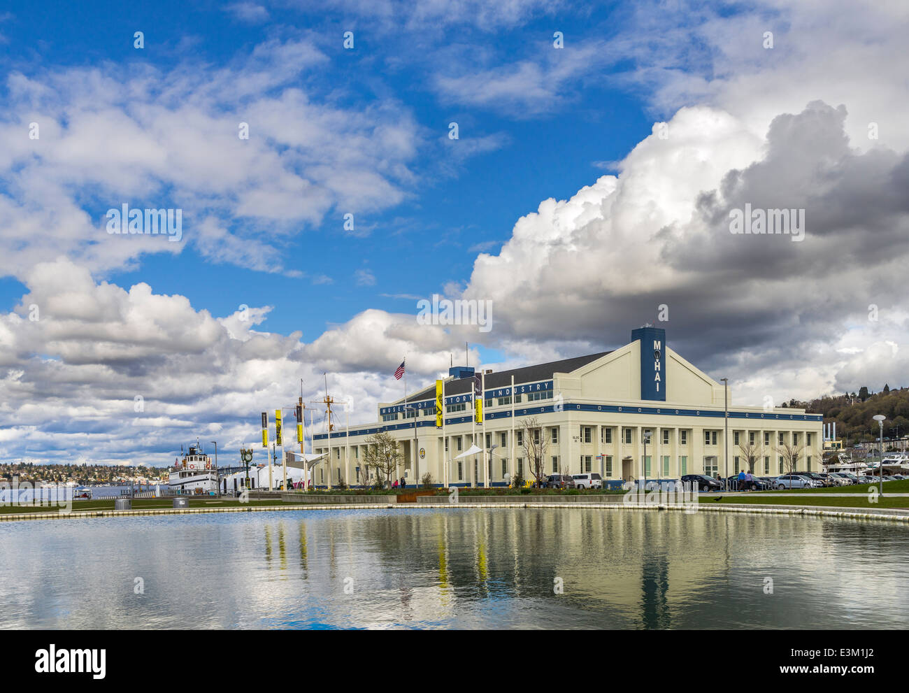Seattle Washington: Museum of History and Industry and pond reflections at Lake Union Park Stock Photo