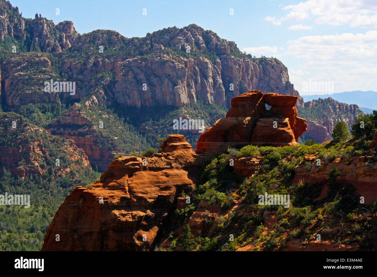 The Red Rocks near Schnebly Hill in Coconino National Forest are famous ...