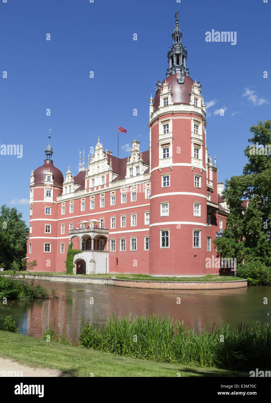 Neuen Schloss, Bad Muskau, in Muskauer Park, Fuerst Pueckler Park, Muskau Park, Bad Muskau, Saxony, Germany Stock Photo
