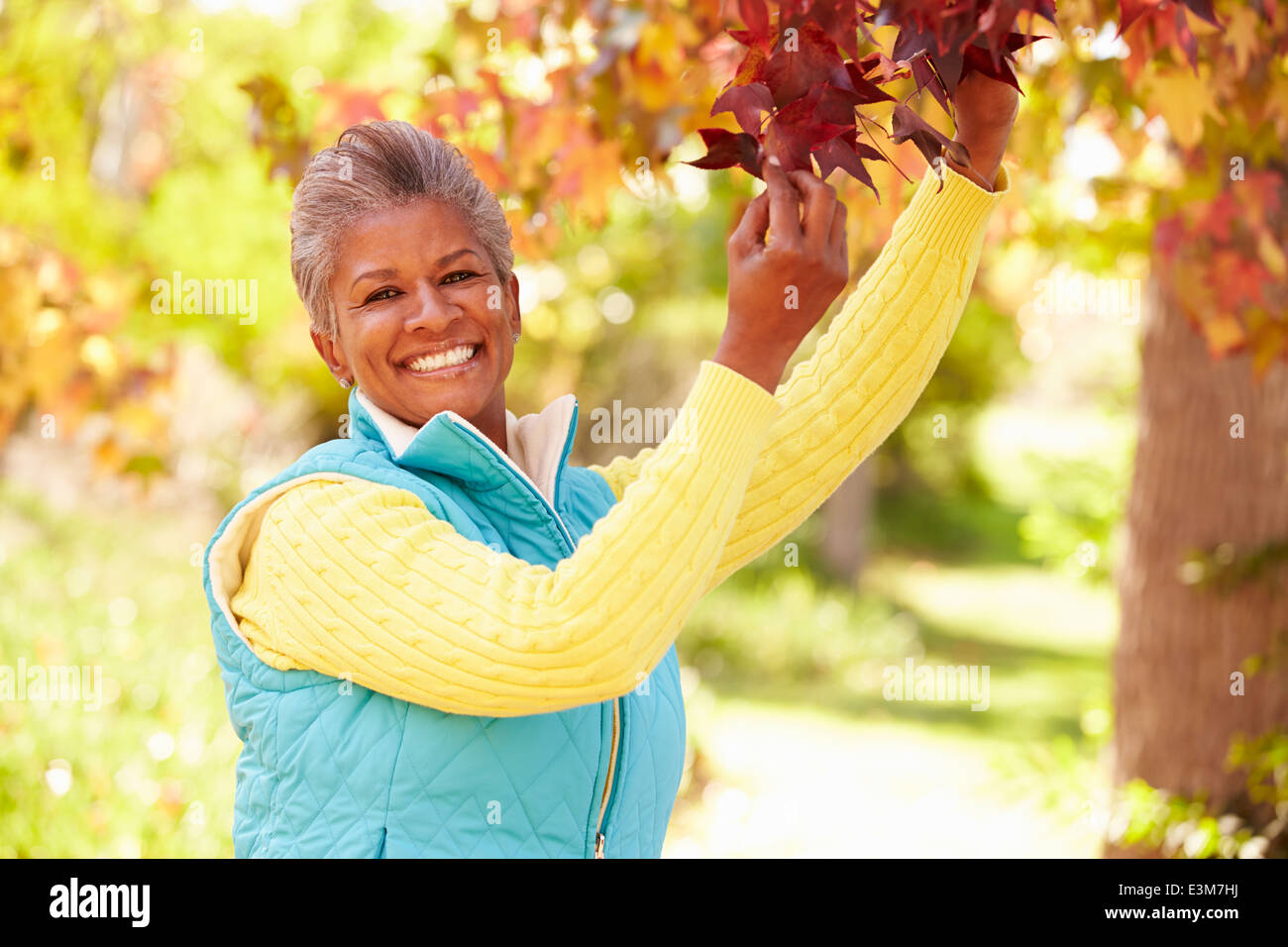 Woman leaf autumn portrait hi-res stock photography and images - Alamy