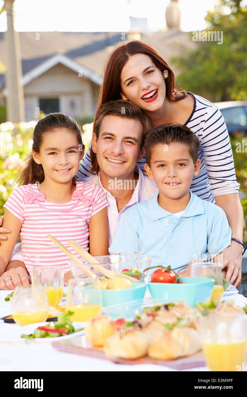 Family Picnic Table Garden High Resolution Stock Photography and Images ...