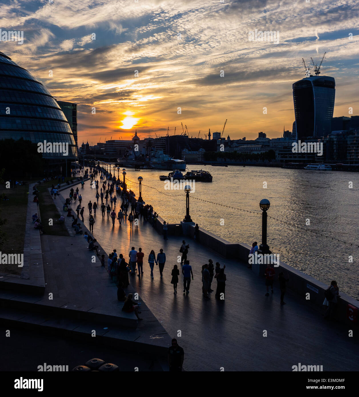 Sunset South Bank Thames People Strolling London Stock Photo