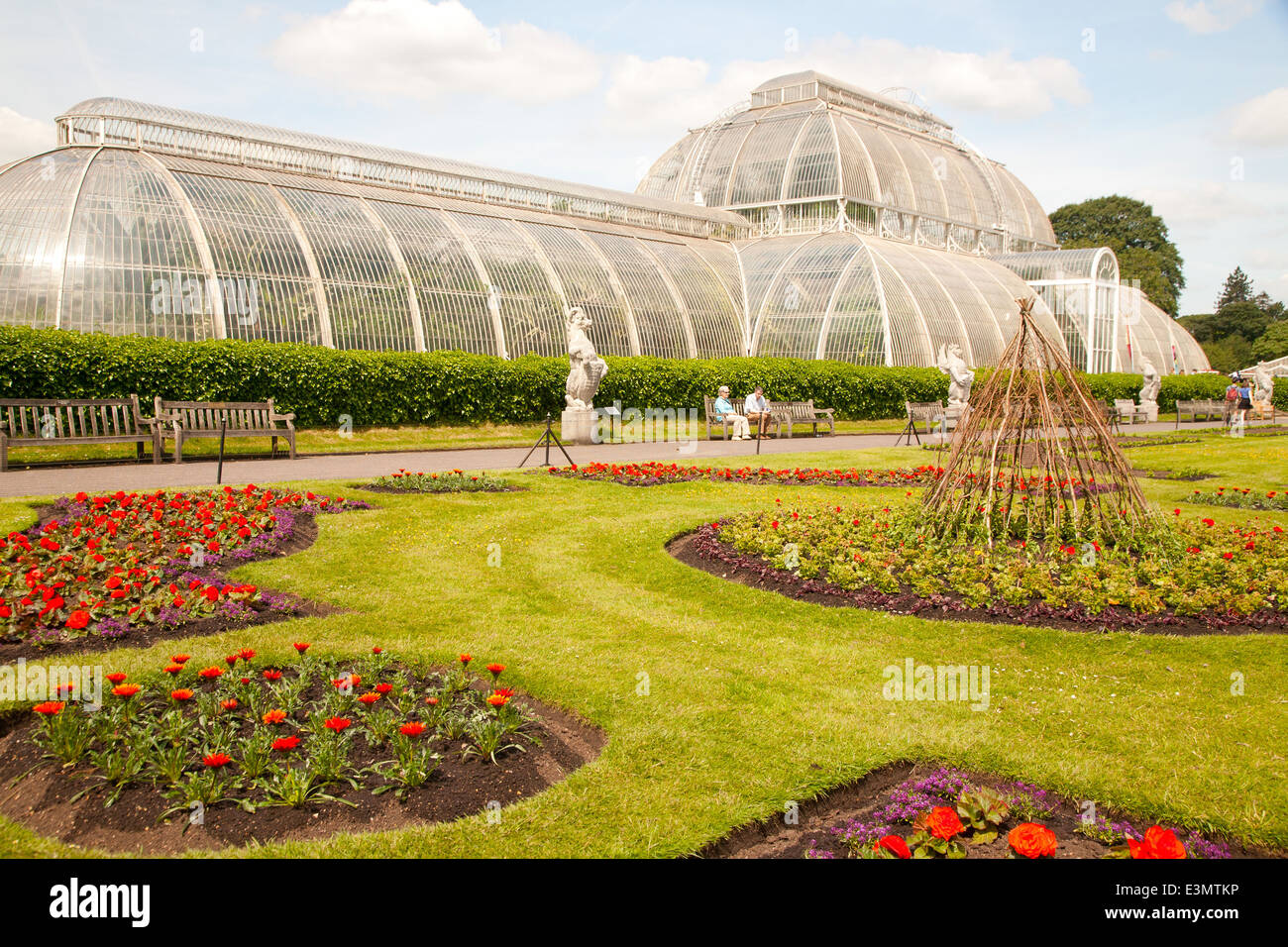 The Palm House in Kew Royal Botanic Garden,London,UK Stock Photo - Alamy