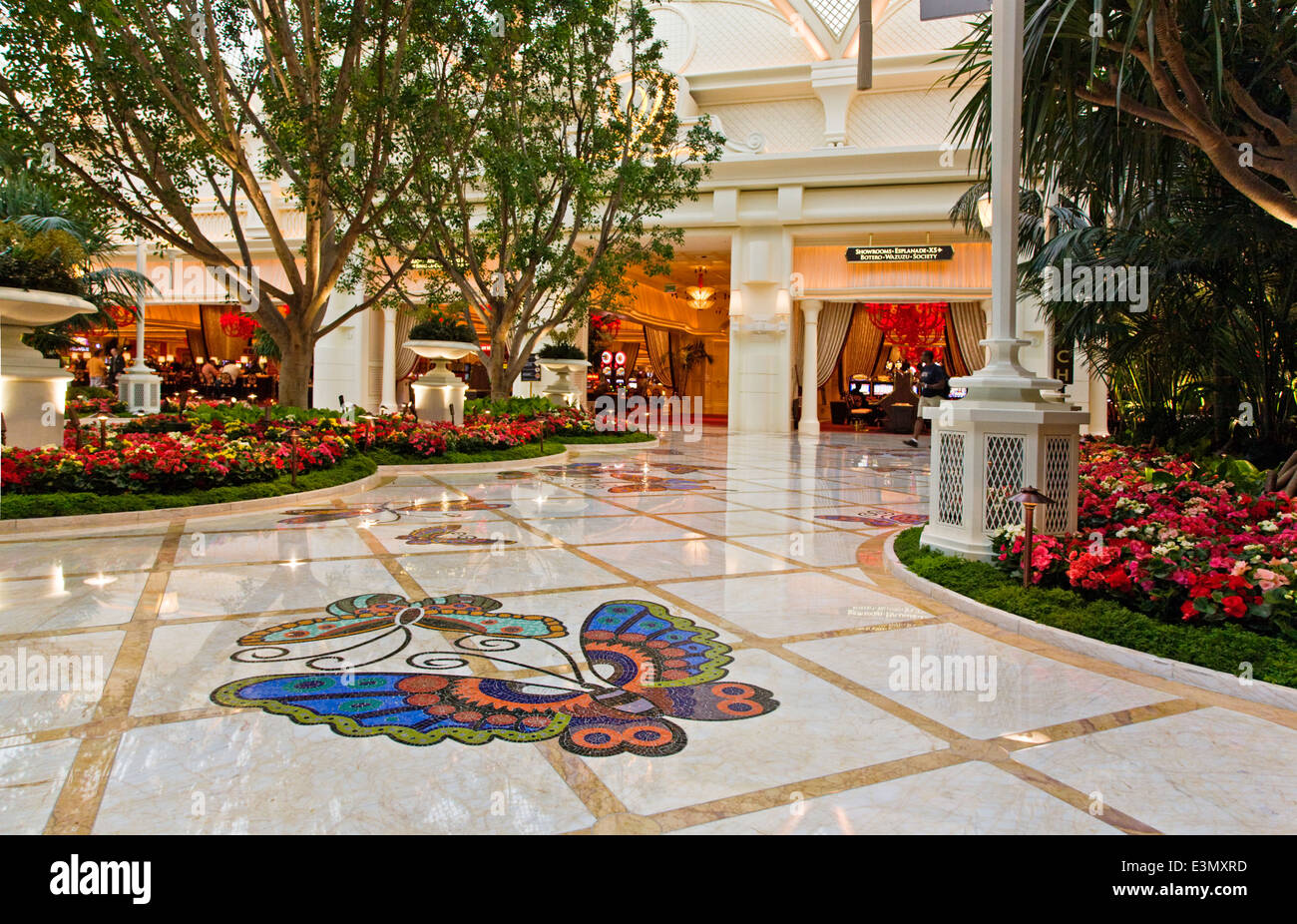 Las Vegas casino floor editorial photo. Image of gambling - 68797421