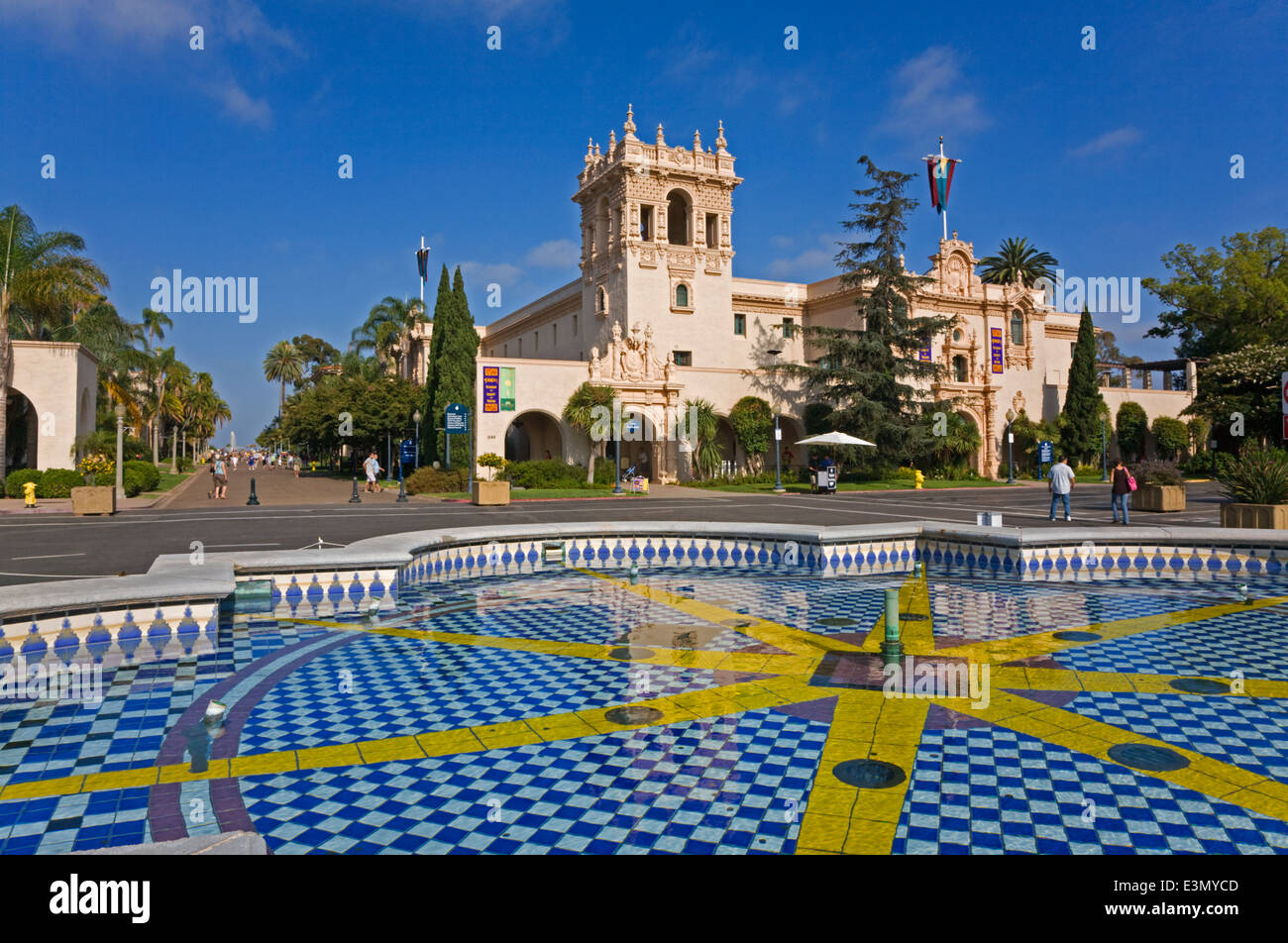 A WATER FOUNTAIN and the HOUSE OF HOSPITALITY located in BALBOA PARK - SAN DIEGO, CALIFORNIA Stock Photo
