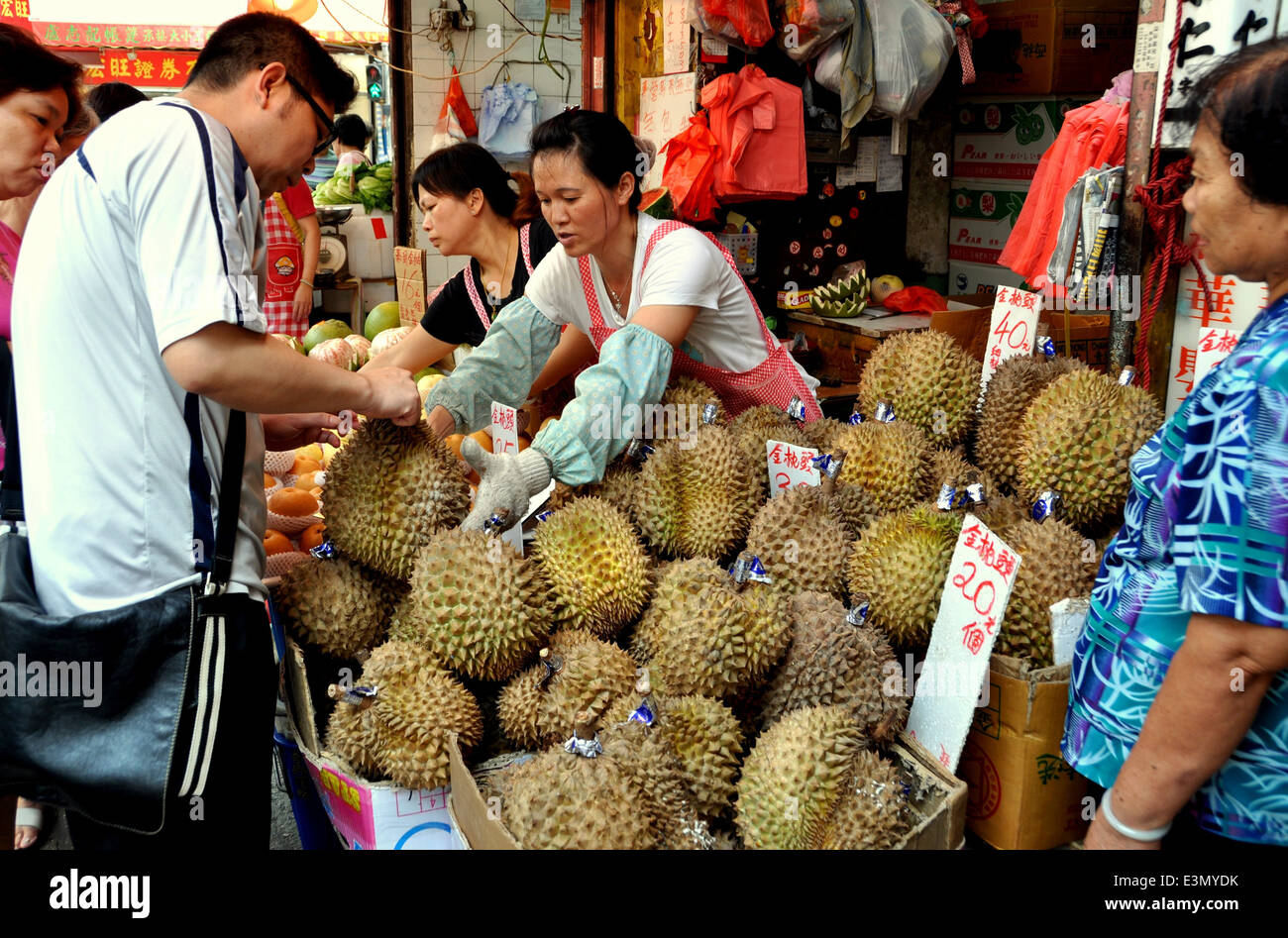 HONG KONG Durian fruits are sold at the Reclamation Street market in Mong Kok Stock Photo Alamy
