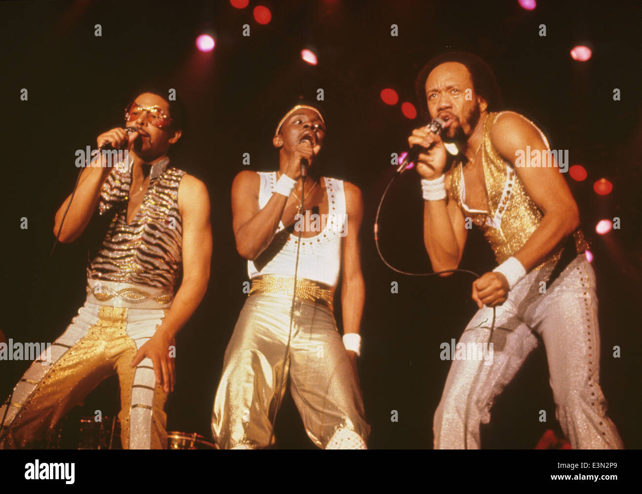 EARTH WIND & FIRE US Soul group about 1975 with Maurice White at right. Photo van Houten Stock EARTH WIND & FIRE US Soul group about 1975 with Maurice White at right. Photo van Houten Stock