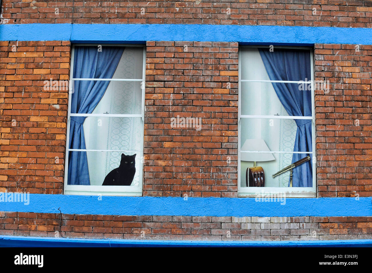 Derry londonderry houses street hires stock photography and images Alamy