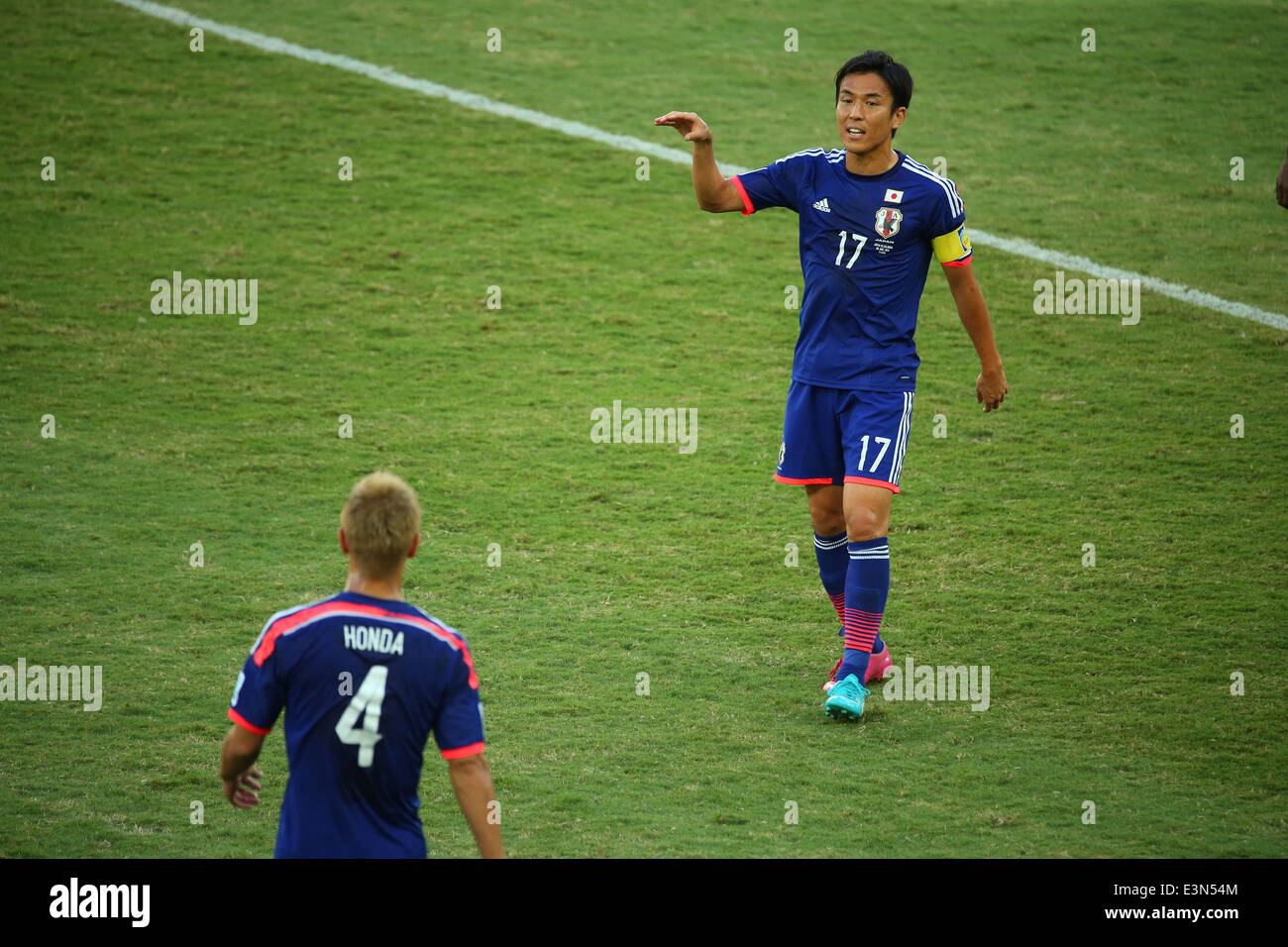 Keisuke Honda (JPN), Kaka (BRA), OCTOBER 16, 2012 - Football /Soccer :  International friendly match between Japan 0-4 Brazil at Municipal Stadium  in Wroclaw, Poland. (Photo by FAR EAST PRESS/AFLO Stock Photo - Alamy