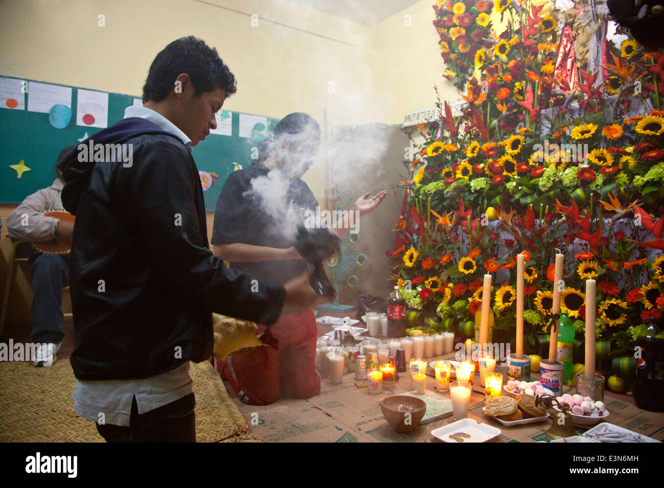 Locals perform a religious ceremony for San Miguel Arcangel , the patron saint of SAN MIGUEL DE ALLENDE, MEXICO each October Stock Photo