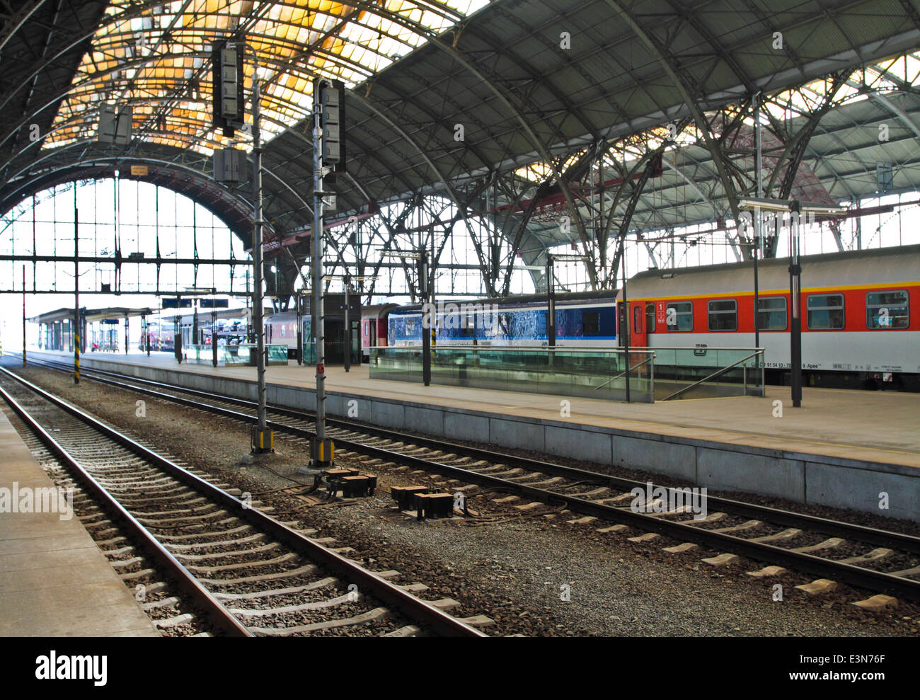 Vintage train station hi-res stock photography and images - Alamy